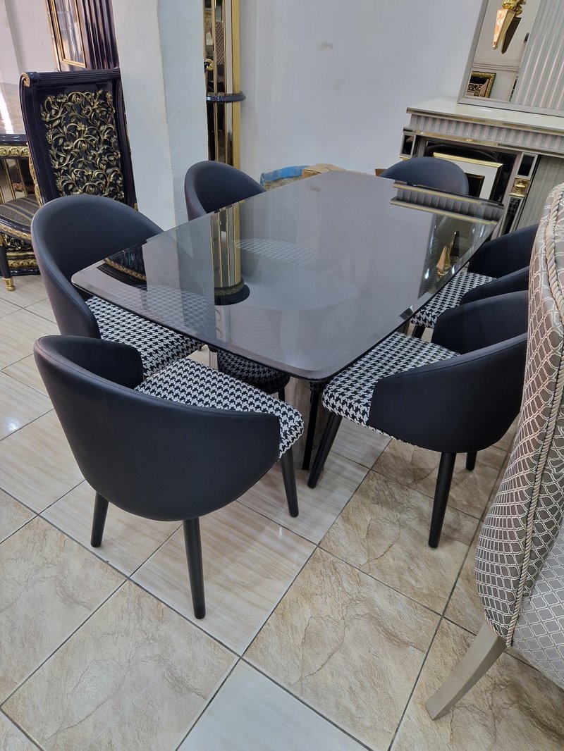 Elegant Contemporary Dining Table for Daily Meals, Family Gatherings, and Stylish Spaces