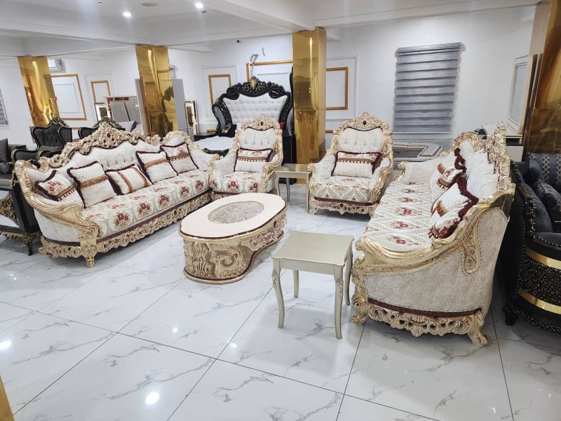The Royal Ivory & Gold Sovereign Suite