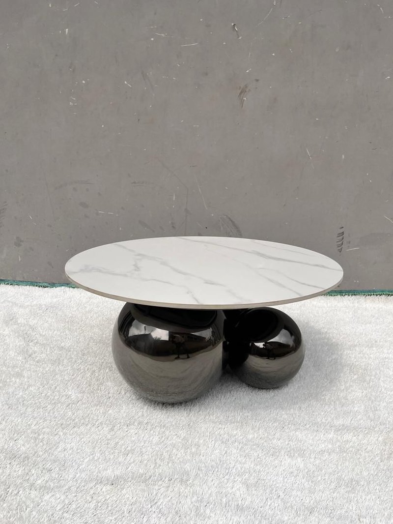 Unique center table - Image 1