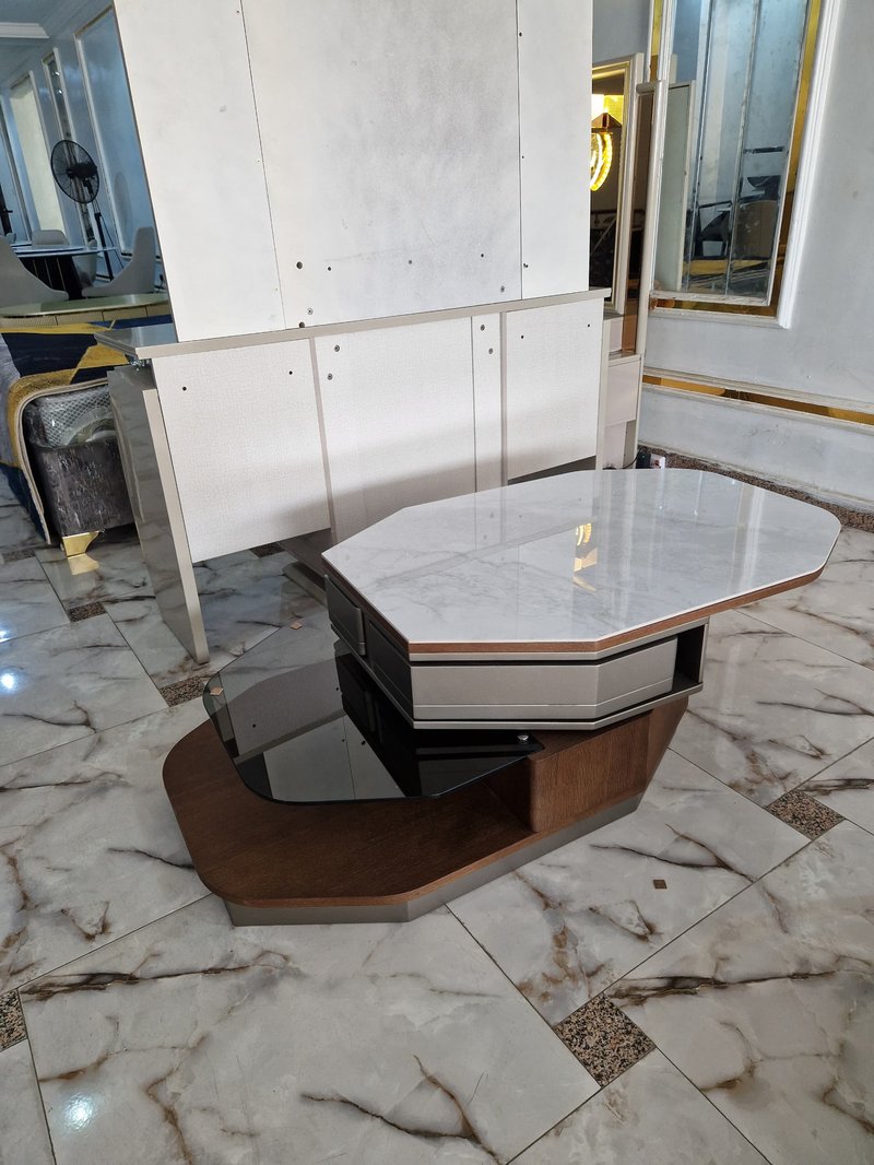 Unique storage center table - Image 1