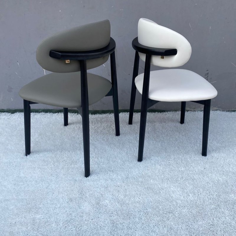 Dining chairs - Image 1