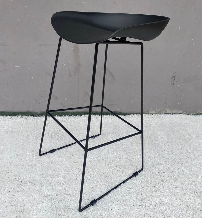 Simple bar /kitchen chair - Image 1
