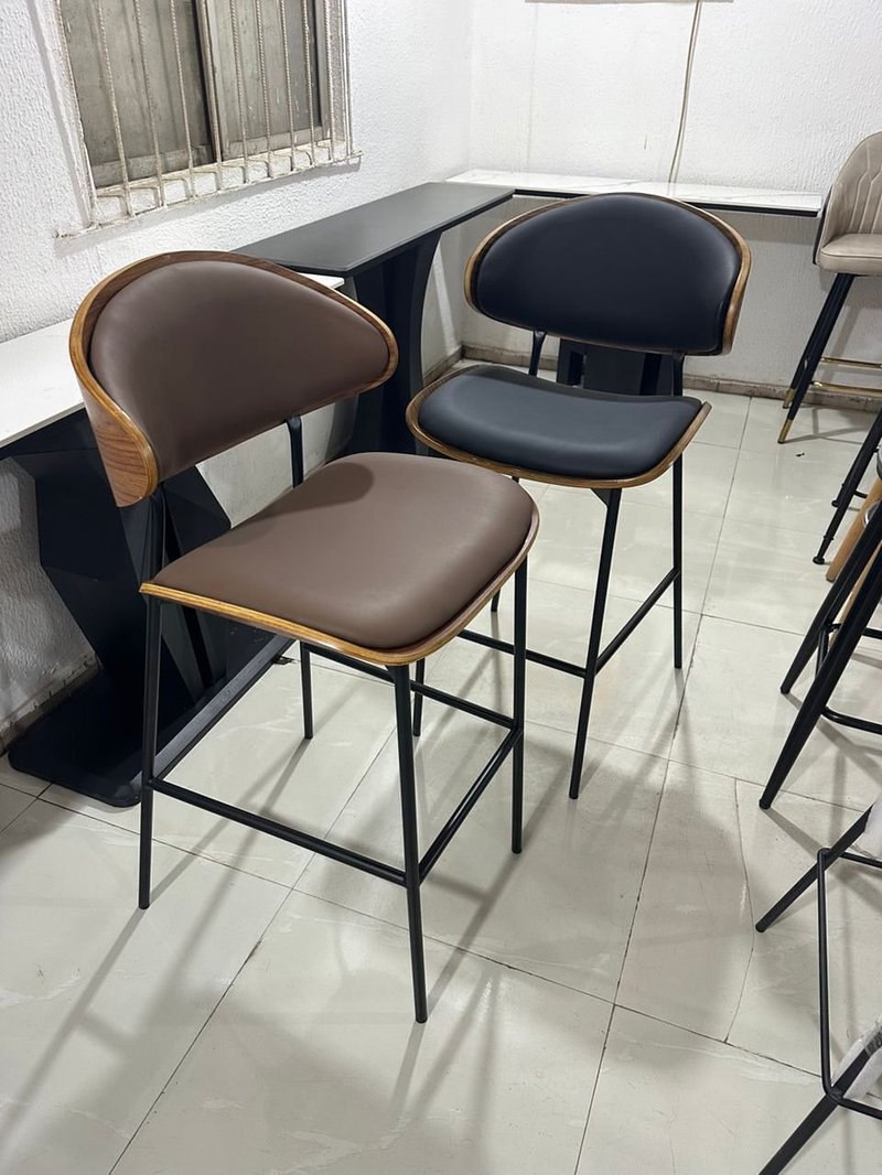 Long bar chairs - Image 2