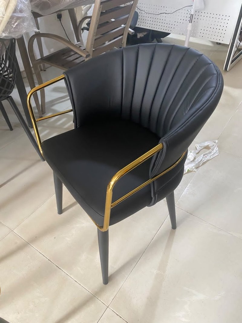 Mid-Century Modern Pedestal Dining Set with Accent Leather Chairs - Image 2