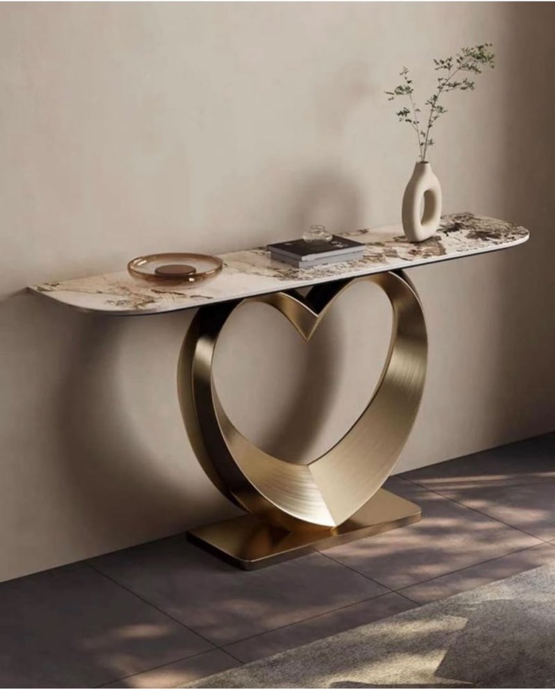heart‑shaped gold base - Image 1