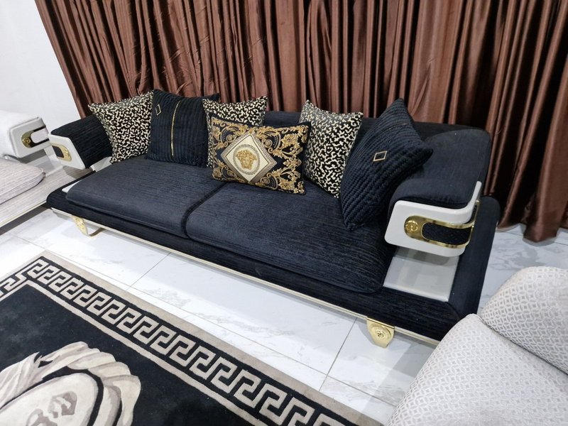 Glamour Gold & Black-and-White Upholstered Living Room Suite with Sculptural Armrests - Image 2