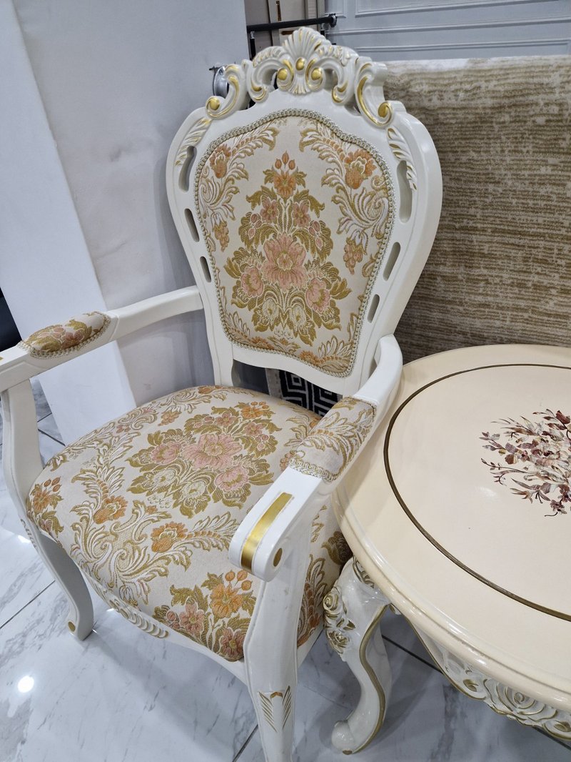 Classic Baroque Armchair & Coffee Table Set with Floral Damask Upholstery - Image 2