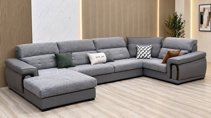 Grand Modern U-Shaped Fabric & Leatherette Sectional Sofa with Chaise